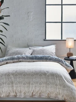Aurora Reversible Bedding Set