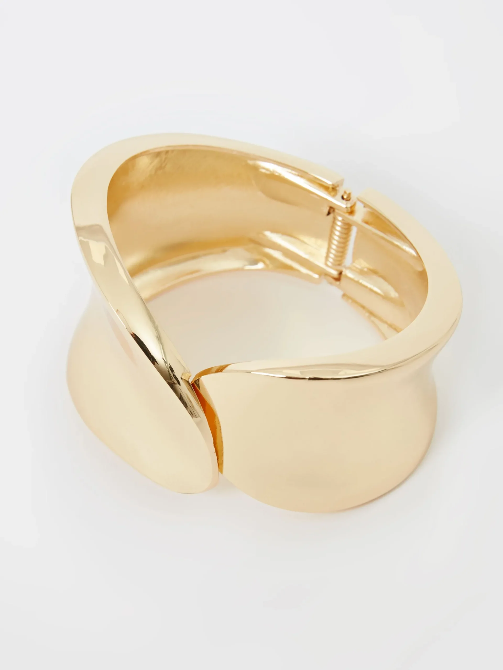 Curved Wide Cuff