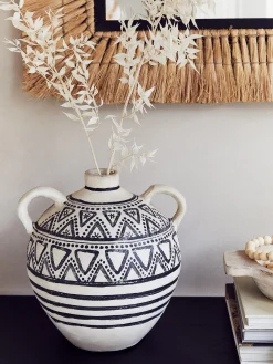 Round Handle Pattern Vase